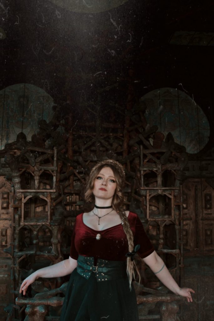 Nina Green: Drehleier, Backing Vocals