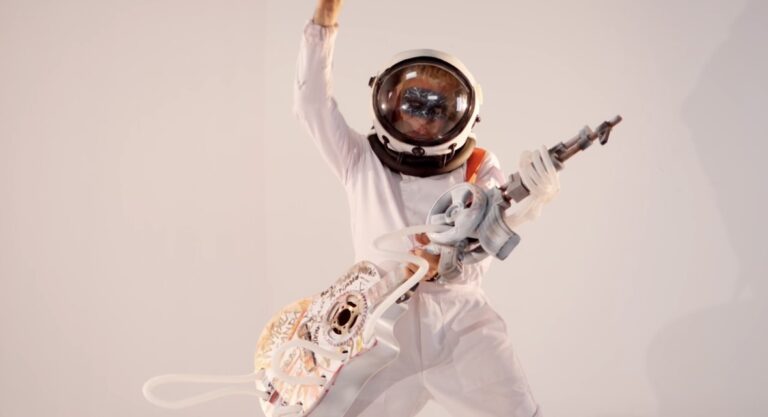 Bjørn Vidø: „Rockstar“ – wie And The Music In Space Experience Electro-Pop bis in die Stratosphäre schickt (Musikplaylist) [ Electro | Pop ]
